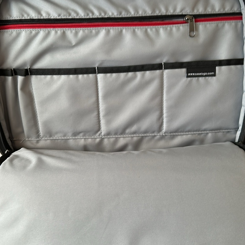 Laptop Case Logic Stylish Black Bag with Shoulder Strap - Picture 13 of 17